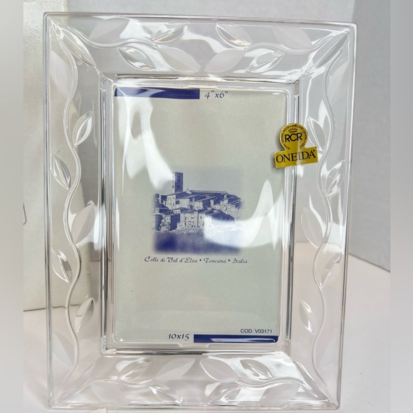 Oneida RCR Laurus Crystal Photo Frame 4”x6” Portrait Glass New with Box - Picture 3 of 5
